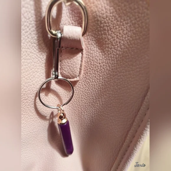 Pink Vegan Purse - Picture 5 of 9